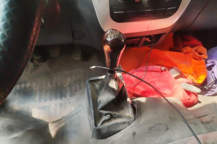 Used King Long Golden Way 2012 2.0L Dual-Purpose Short-Wheelbase 4G21B