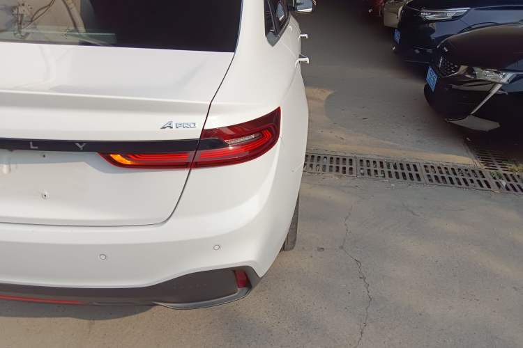 Used Geometry A 2022 Pro 430KM Green Apple Halo