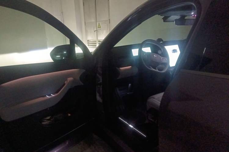 Used Nio EC6 2023 75 kWh