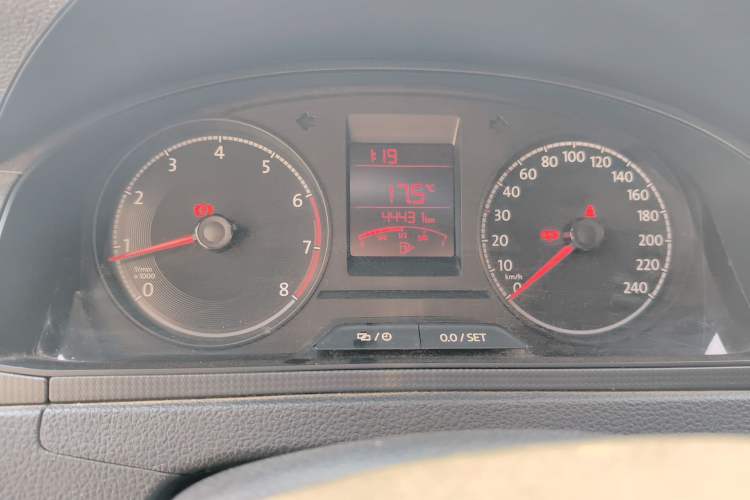 Used Volkswagen Santana 2019 1.5L Manual Fashion Edition China VI Standard Odometer Close Up