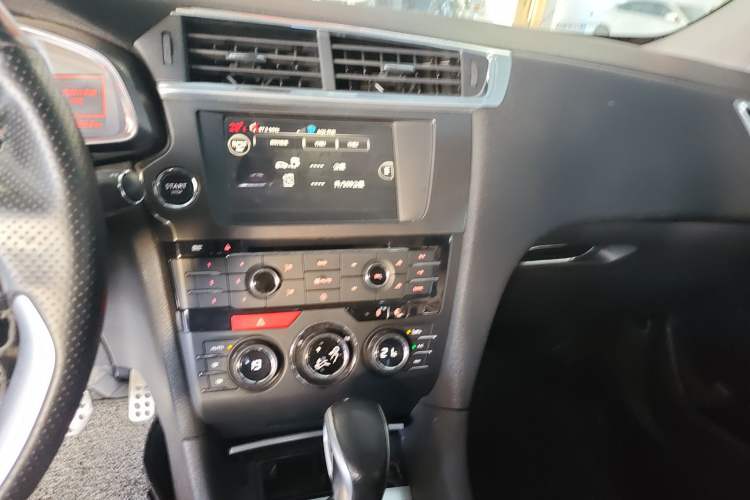 Used DS 6 2014 1.6T Luxury Edition THP200 Audio And AC Panel