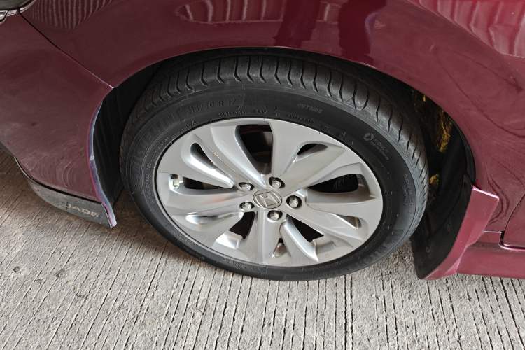 Used Honda Jade 2020 1.8L automatic Comfort version Left Front Wheel Hub