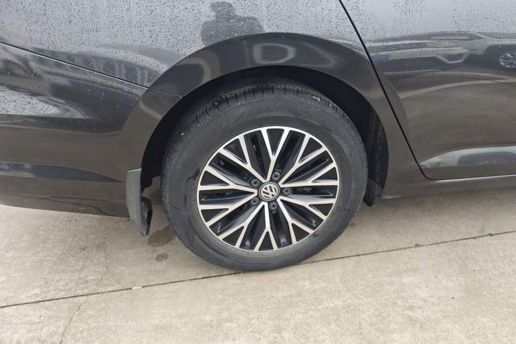 Used Volkswagen Sagitar 2020 280TSI DSG Comfort Version China VI Standard Right Rear Wheel Hub