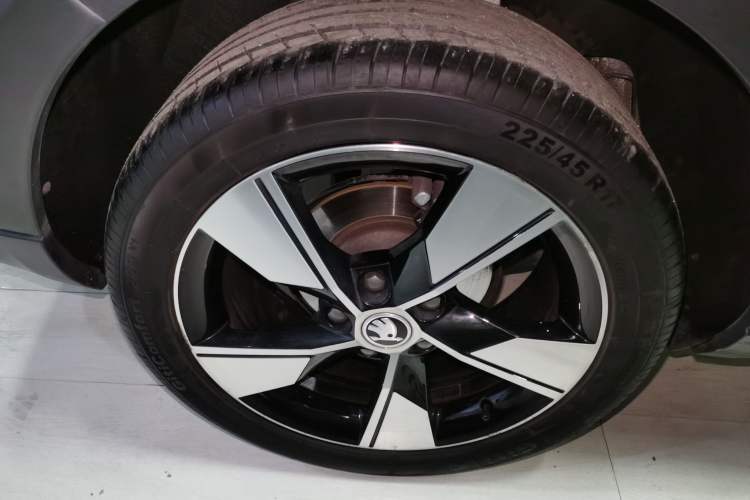 Used Skoda Octavia 2019 TSI280 DSG Luxury Edition Station Wagon China VI Standard