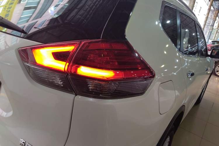 Used Nissan X-Trail 2017 2.0L CVT Fashion Edition 2WD