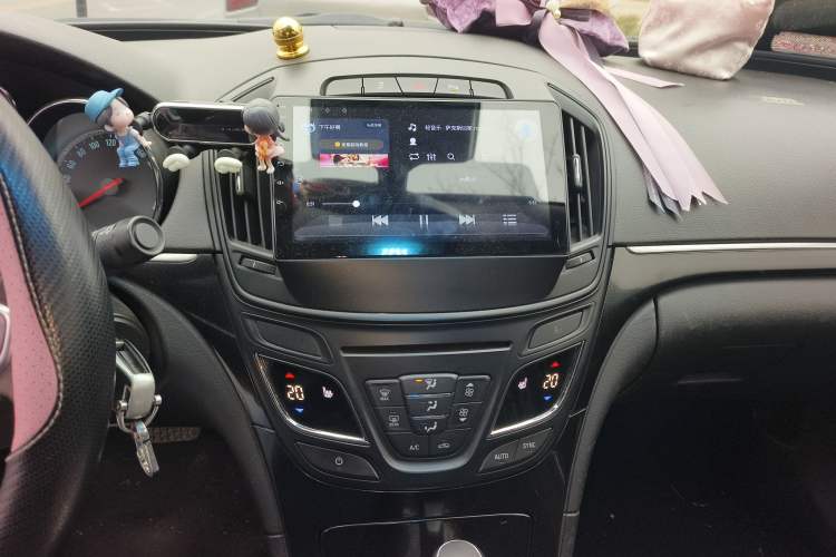 Used Buick Regal 2014 1.6T Fashionable Tech Edition Audio And AC Panel