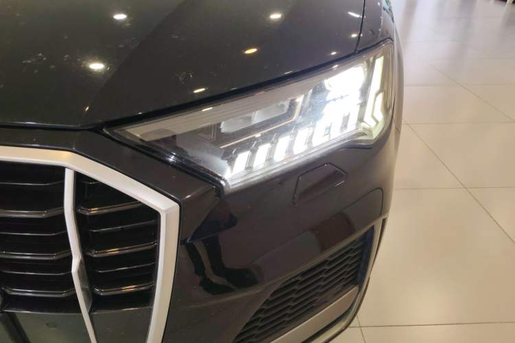 Used Audi Q7 2021 55 TFSI quattro S line Sport model