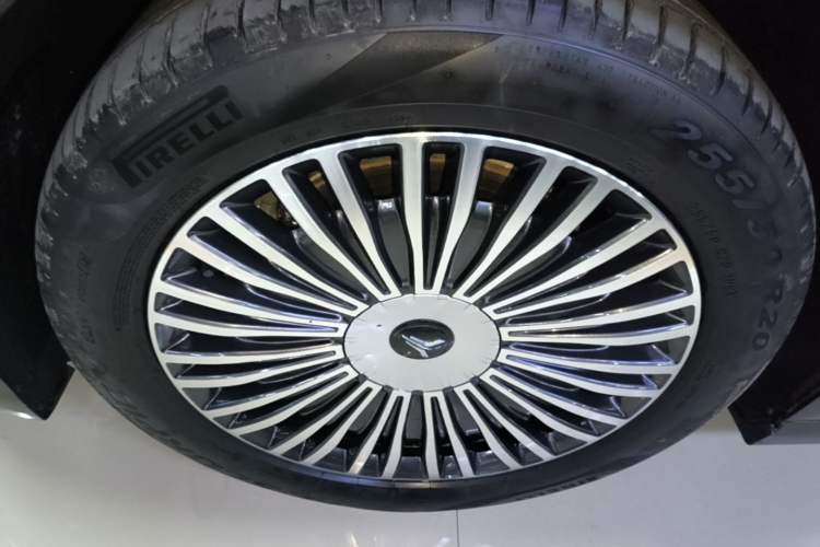 Used VOYAH Dream 2025 PHEV Four-Wheel-Drive Flagship Version – Qiankun Edition Exterior 4