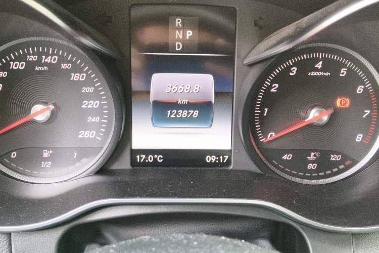 Used Mercedes-Benz GLC 2018 GLC 260 4MATIC Luxury Model
