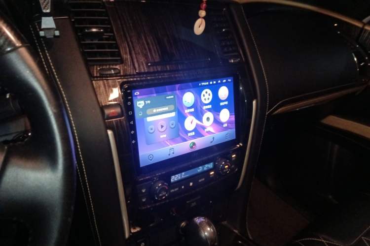 Used Nissan Patrol 2018 Y62 4.0 XE Middle East Audio And AC Panel