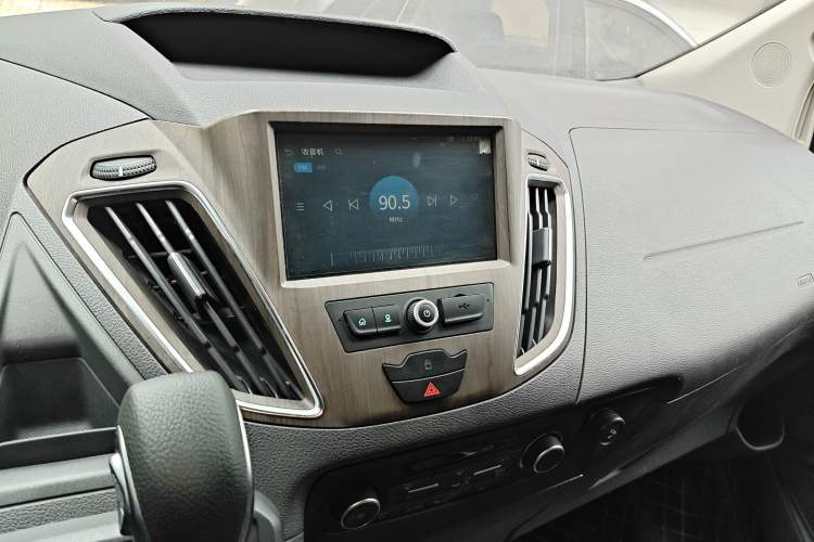 Used Ford Tourneo Custom 2020 2.0T Automatic Elite Edition China VI Standard Audio And AC Panel