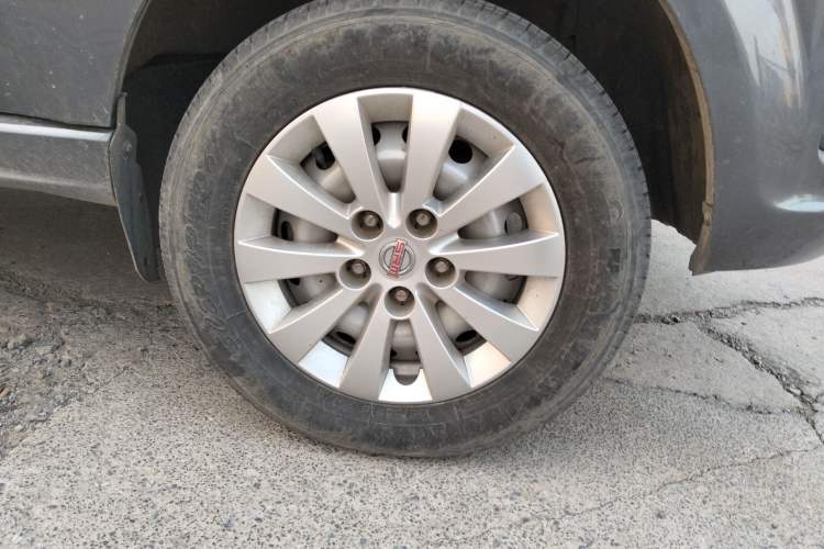 Used Jinbei Gold Hiace 2023 1.5L Passenger Vehicle Engineering Lion 9 Seats
