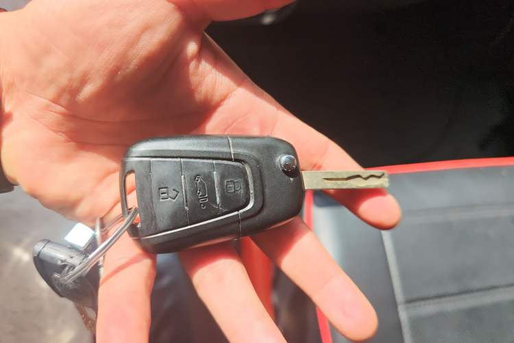 Used SAIC MAXUS Xintu V80  Vehicle Key