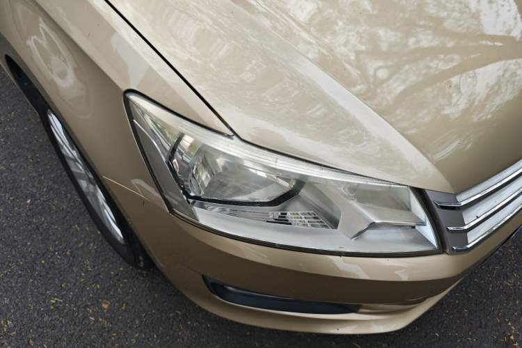 Used Volkswagen Santana 2013 1.6L Automatic Luxury Edition Exterior 6