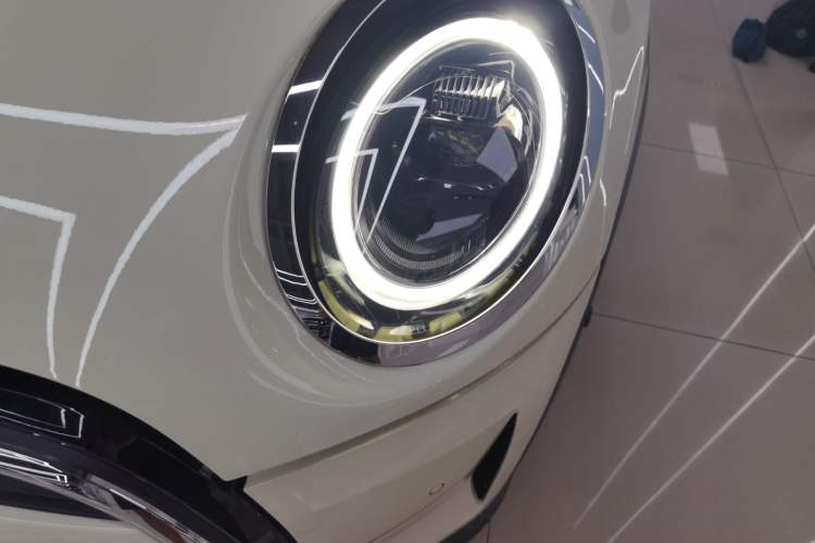 Used MINI MINI 2022 1.5T COOPER Artist