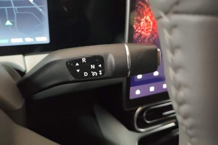 Used Leapmotor C01 2024 Pure Electric 525 Comfort Edition Gear Lever