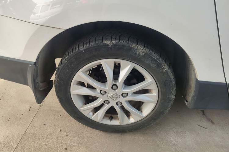 Used Baojun 730 2014 1.5L manual Comfort ESP version 7 seats