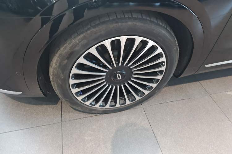 Used Hima AITO M9 2024 Range-Extended Max Edition 42 kWh 6-Seater Version Left Front Wheel Hub