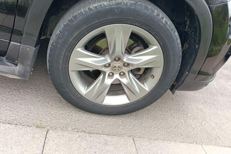 Used Toyota Highlander 2015 2.0T Four-Wheel Drive Luxury Edition 7-Seater Right Front Wheel Hub