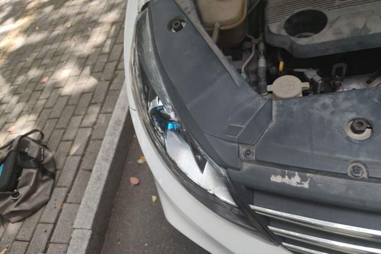 Used Dongfeng Fengon 580 2018 1.5T Manual Luxury Model Right Front Headlight