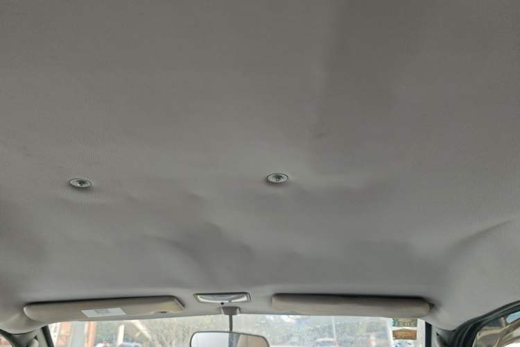 Used FORTHING Lingzhi 2013 M3 1.6L 7-Seater Luxury Model
