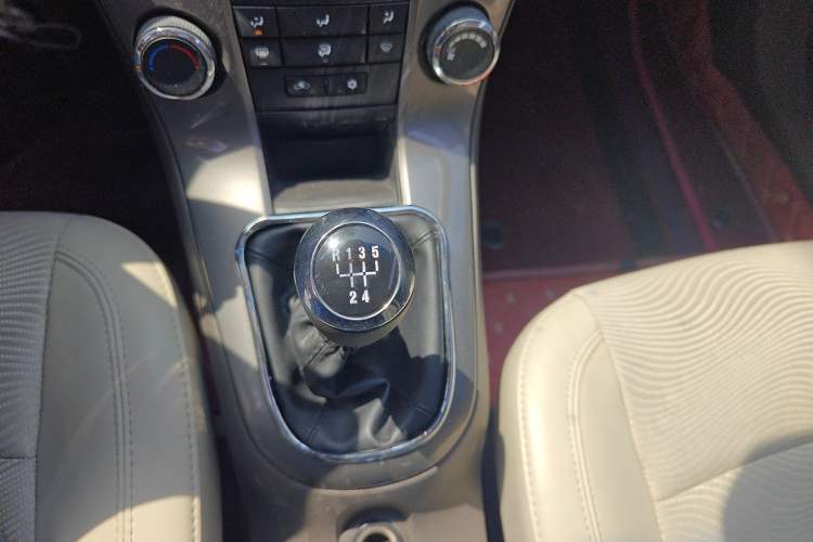 Used Chevrolet Cruze 2015 1.5L Classic SE MT