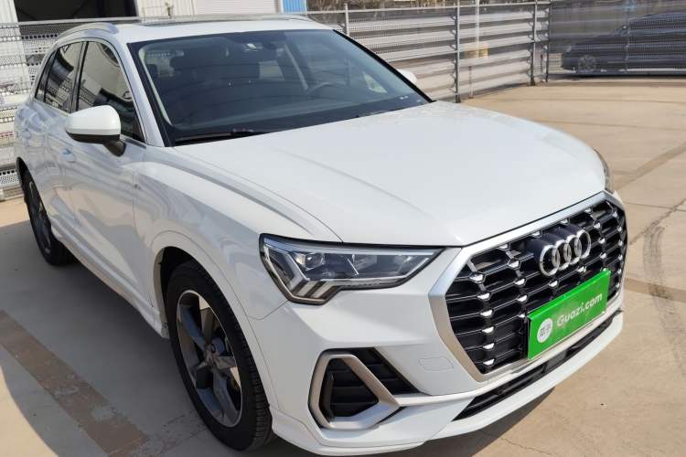 Used Audi Q3 2019 40 TFSI Fashion Dynamic Model
