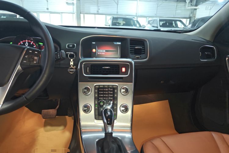 Used Volvo S60 2017 S60L T4 Smart Range Edition
