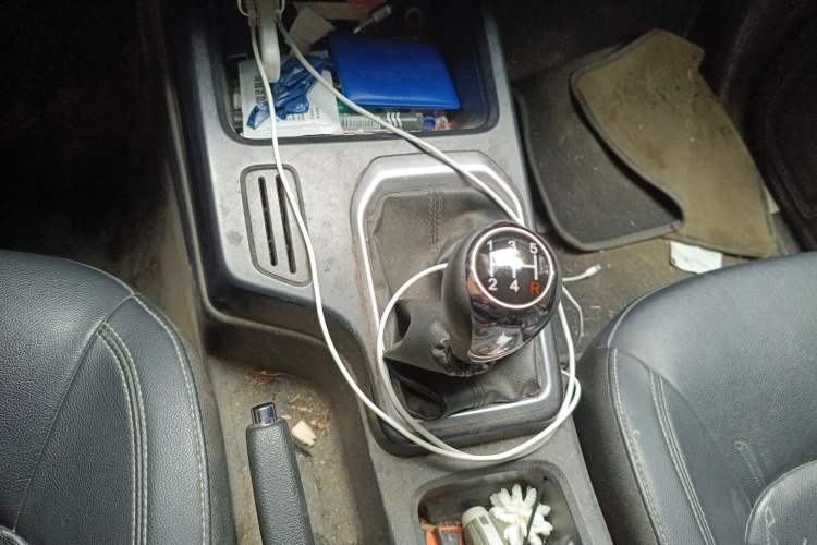 Used JMC Baodian 2020 2.5T Diesel Two-Wheel Drive Comfort Edition Standard Wheelbase JX4D25A6L Gear Lever