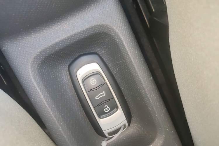 Used Geely Galaxy Panda 2023 Panda Mini 200km Endurance Bear
