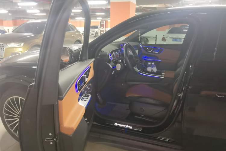 Used Mercedes-Benz GLC Coupe 2024 GLC 300 4MATIC Coupe SUV Driver Seat