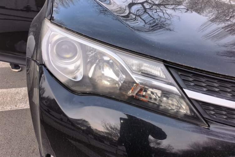 Used Toyota RAV4 2015 2.0L CVT Two-Wheel Drive Fashion Edition
