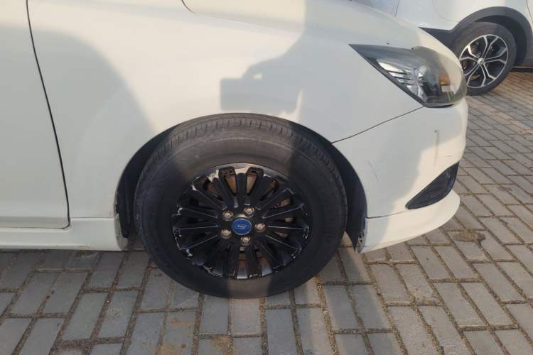 Used Ford Focus 2013 Hatchback Classic 1.8L Automatic Fashion Edition Right Front Wheel Hub