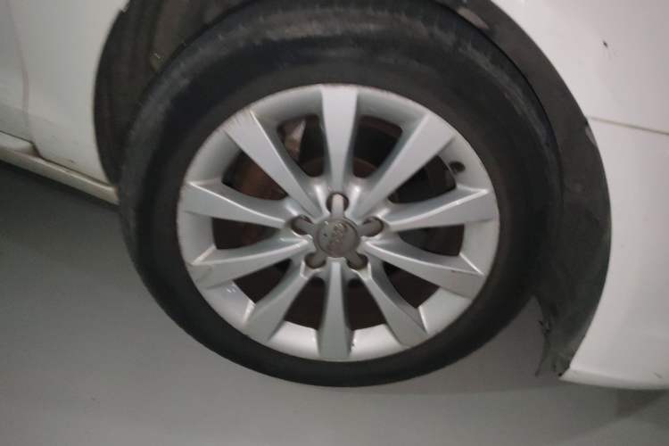 Used Audi A6L 2012 TFSI Standard Model Right Front Wheel Hub