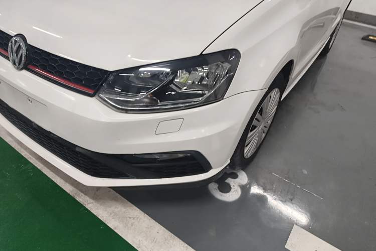 Used Volkswagen Polo 2016 1.6L Automatic Comfort Model