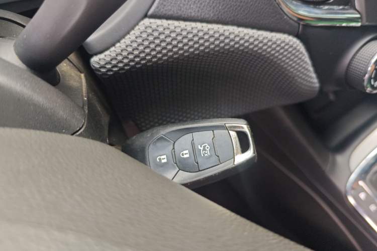 Used Chevrolet Cruze 2017 1.5L Automatic Pioneer Sunroof Edition
