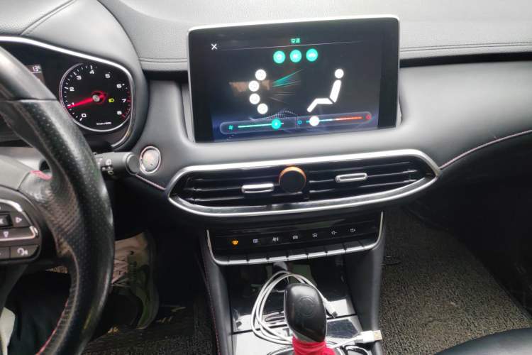 Used MG HS 2018 20T Automatic Two-Wheel Drive Hormone Dynamic Edition China V Standard Audio And AC Panel