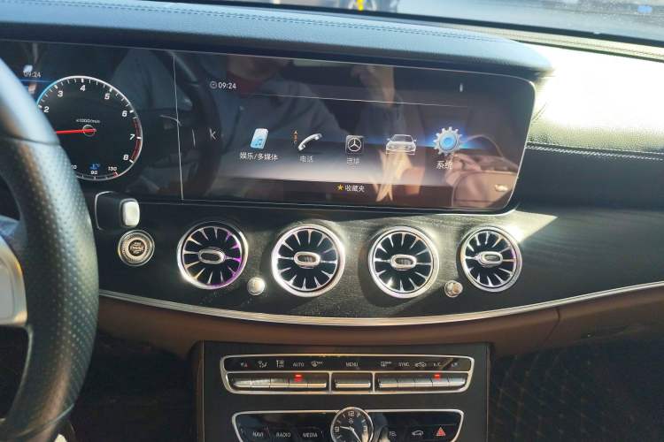 Used Mercedes-Benz E-Class 2019 E 200 L Sport Edition Audio And AC Panel