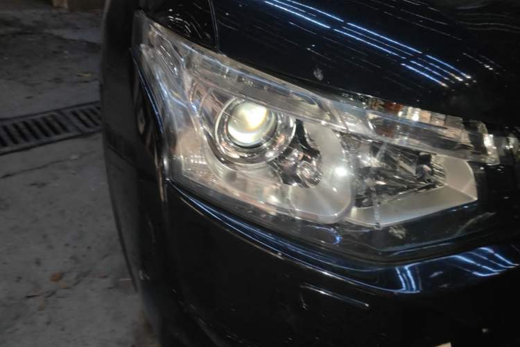 Used Mitsubishi Outlander 2014 2.4L 4x4 Deluxe Value Edition 7 Seats
