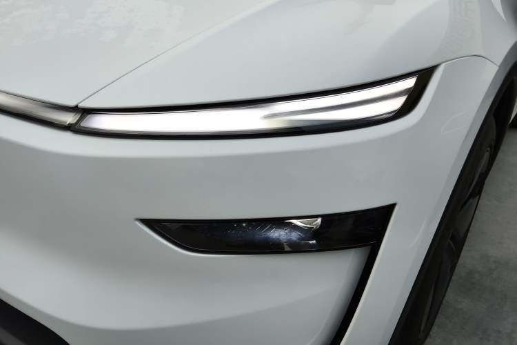 Used Tesla Model Y 2025 Rear-Wheel-Drive Version