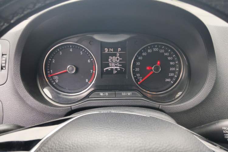 Used Volkswagen Polo 2016 1.6L Automatic Comfort Model