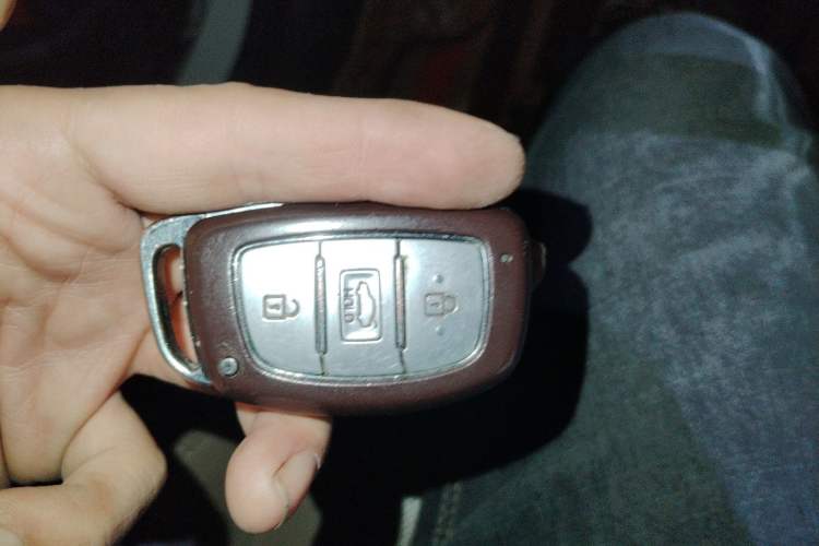 Used Hyundai Sonata 2015 2.4L LUX Ultimate Trim
