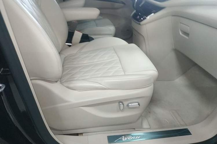 Used Buick GL8 2020 Avenir Avia Six-Seat Deluxe Edition
