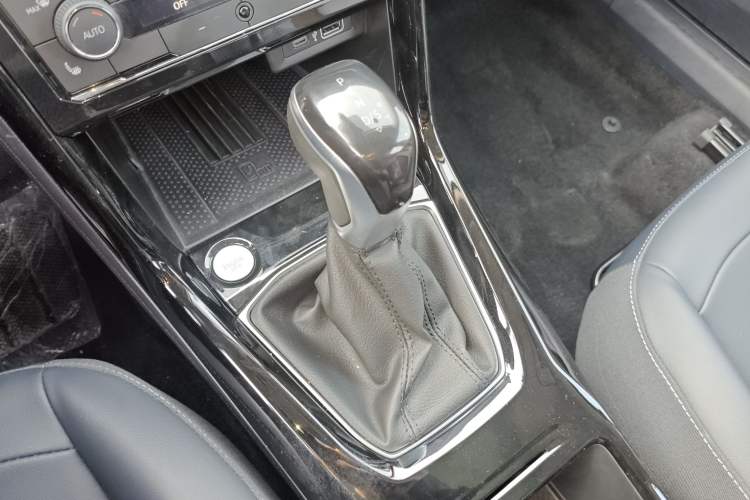 Used Volkswagen Tharu 2025 NewRui 300TSI Prestige Edition