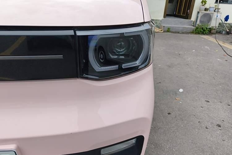 Used Wuling Hongguang MINIEV 2022 Macaron Premium Model – Lithium Iron Phosphate Left Front Headlight