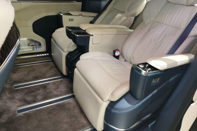 Used Zeekr 009 2022 WE Edition Left Rear Seat