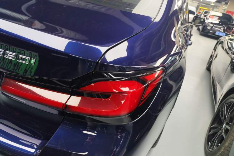 Used BMW 5 Series 2022 530i Sport Line M Sport Package Exterior 3