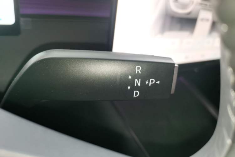 Used Nissan N6 2026 Model 180 Max Gear Lever