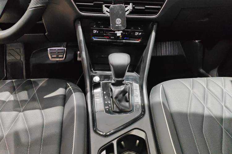 Used Volkswagen Tiguan L 2024 330TSI Automatic Two-Wheel Drive R-Line Enhanced Edition
