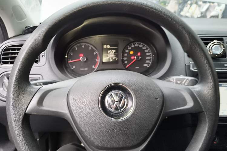 Used Volkswagen Polo 2014 1.4L Manual Fashion Edition Steering Wheel